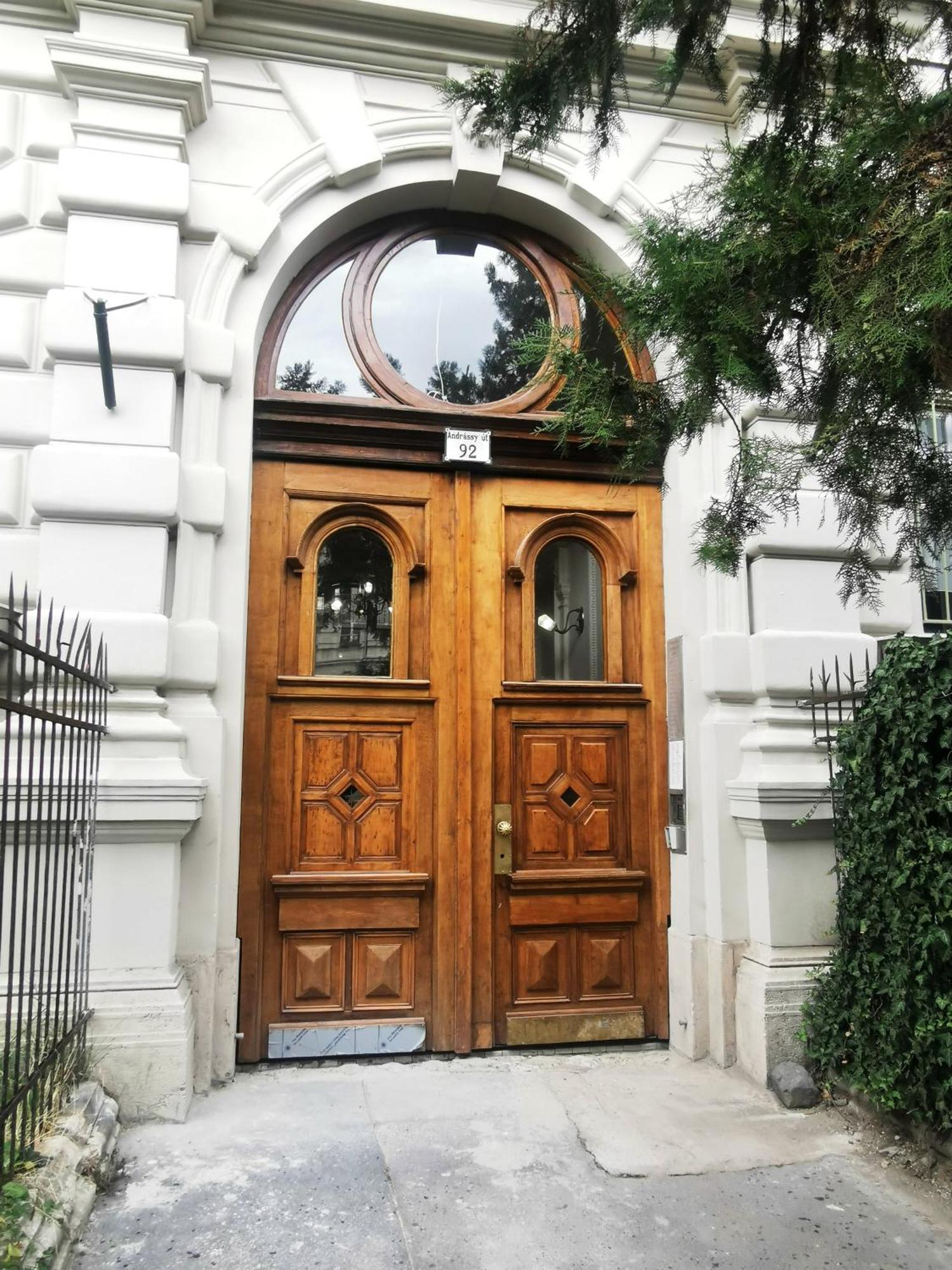 Flat On Andrassy Avenue — Photos 1